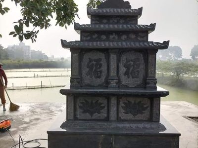 Hoa van che tac phia sau ngoi Mo da doi xanh reu Thinh Hung